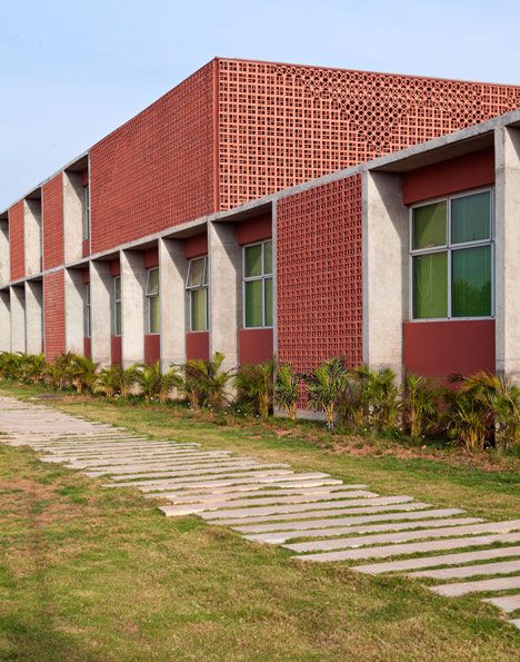 DPS Kindergarten by Khosla Associates | architecture | dezeen School Elevation, Khosla Associates, Corrugated Metal Wall, School Buildings, Outdoor Learning Spaces, School Building Design, Kindergarten Design, Innovative Architecture, India School