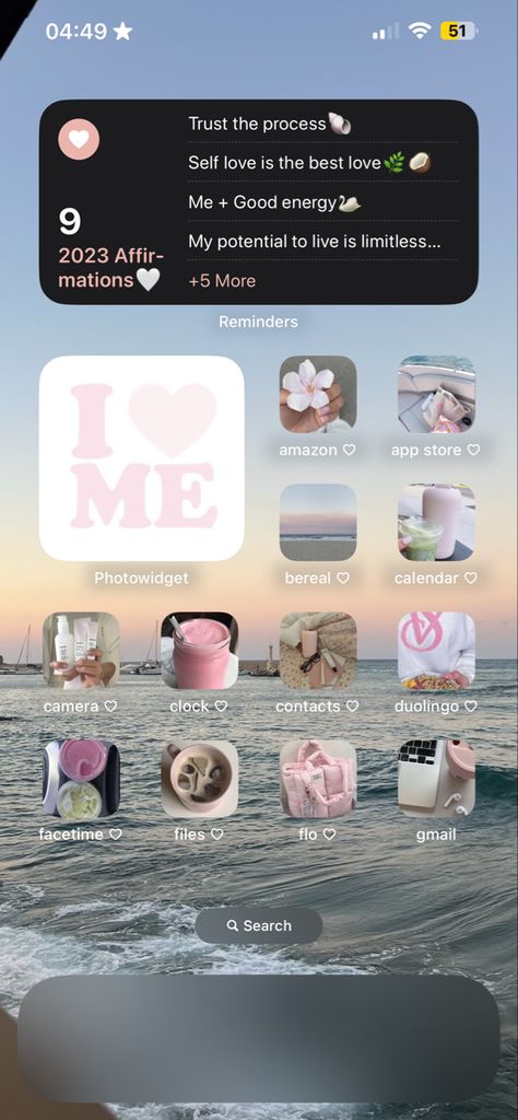 aesthetic iphone homescreen Pink Aesthetic Homescreen Layout, Homescreen Minimalist, Iphone Set Up Ideas Homescreen, App Design Iphone, How To Clean Iphone, Whats On My Iphone, Set Up Ideas, My Homescreen, Iphone Home Screen Layout