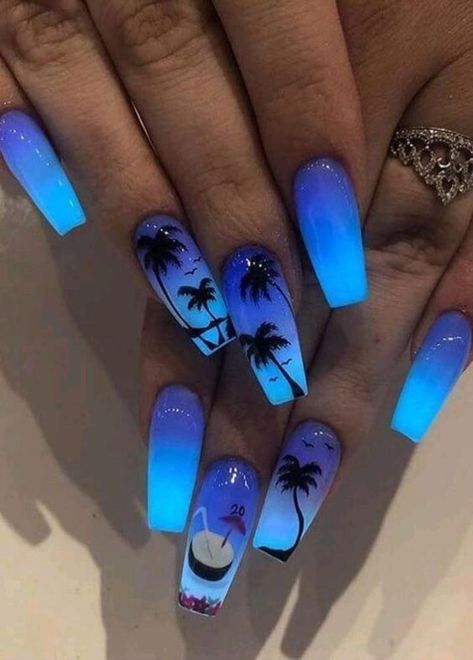 Blue Ombre Nails, Beach Nail Art, Blue Acrylic Nails, Colorful Nails, Glow Nails, Nail Art Ombre, Simple Nail Art Designs, Thigh Fat, Summer Acrylic Nails