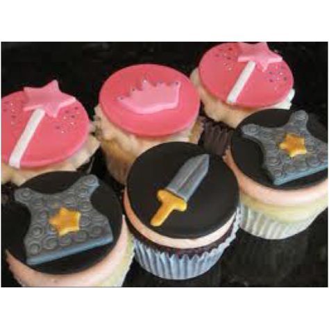 Princess & knights cupcakes - I think the knight cupcakes would be awesome for teaching the armor of God Medieval Cupcakes, Knight Cupcakes, Cupcakes Princess, Princess And Knight, Nella The Princess Knight, Royal Birthday Party, Knight Birthday Party, Princess Knight, Specialty Cupcakes