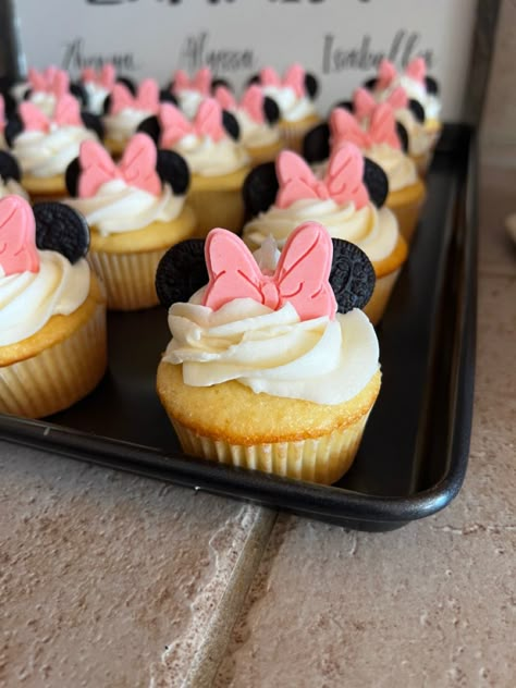 Minnie Mouse Birthday Dessert Table, Oh Twodles Cupcake, Minnie Mouse Birthday Treat Ideas, Mickey And Minnie Dessert Table, Minnie Mouse Cupcakes Ideas, Minnie Mouse Sweets Table Ideas, Minnie Mouse Dessert Ideas, Minnie Mouse Treat Ideas, Minnie Mouse Birthday Desserts