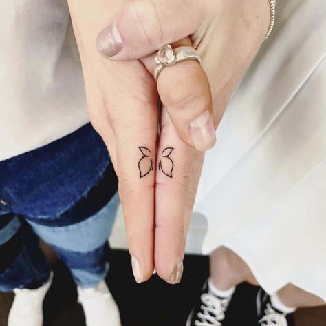 Join Tattoos Together, Half And Half Matching Tattoos, Tattoo Designs Best Friends, Joining Tattoos, Bff Finger Tattoos, Mini Matching Tattoos Best Friends, Mini Best Friend Tattoos, Cute Friend Tattoos, Best Friend Tattoos Finger