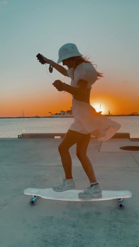 Hannah Leigh(@hannnah.leigh) on TikTok: obsessed w this song and this dress :) #florida #longboarding @ghostlongboard Cute Longboards, Hannah Leigh Outfits, Beach Skater Aesthetic, Long Boarding Aesthetic, Hannah Leigh Tiktok, Girl Skateboarding Aesthetic, Skateboard Girl Aesthetic, Preppy Skateboard, Long Board Aesthetic