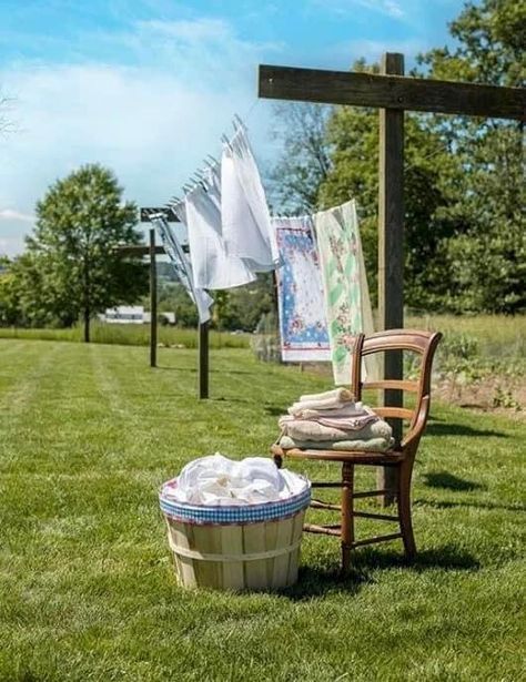 Backyard Party Ideas, Laundry Line, Oasis Backyard, Farm Lifestyle, Country Lifestyle, Backyard Inspiration, Ranch Life, Farms Living, Grandmas House