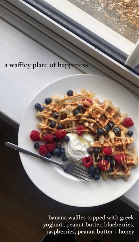 Healthy Waffles, Food Captions, Healthy Lifestyle Food, Food Goals, Sweet Breakfast, Beautiful Food, Easy Snacks, Aesthetic Food, Workout Food