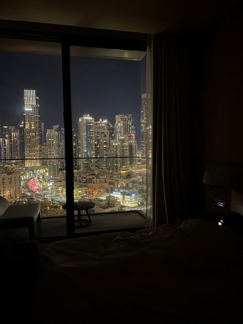 amazing view of dubai at night from hotel room Sky Scrapers At Night, Dubai Room View, Dubai Night View, Dubai Hotel Room, Rooms Wallpaper, Nice Bedrooms, Dubai Night, Hotel View, Edition Hotel