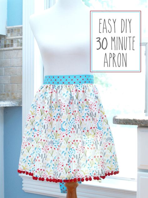 Easy DIY 30 Minute Apron. Maybe modify this by adding a panel to the apron to close it or by sewing 2 of the apron fronts together & this would make a cute skirt Pompom Rug, Easy Apron, Apron Tutorial, Diy Apron, Costura Diy, Beginner Sewing Projects Easy, Sewing Aprons, Aprons Patterns, Half Apron