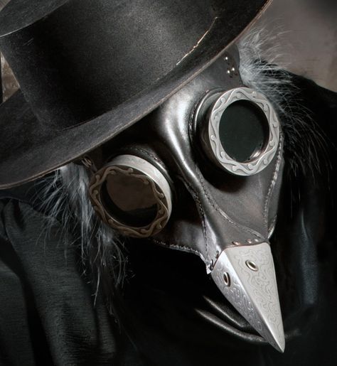 Ichabod, Steampunk Plague Doctor Mask - WOW Steampunk Plague Doctor, Plague Doctor Costume, Halloween Chic, Arte Zombie, Gas Mask Art, Plague Mask, Plague Doctor Mask, Steampunk Leather, Doctor Mask