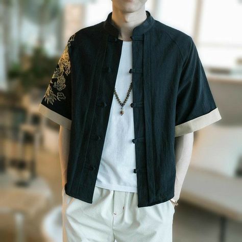 Mens Kimono Shirt, Japanese Street Fashion Men, Outfit Cowok, Pants For Men Casual, Mens Outwear, Batik Kombinasi, Sukajan Jacket, Chinese Clothes, Kimono Japan