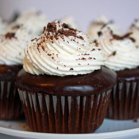 Irish Car Bomb Cupcakes - JavaCupcake Irish Carbomb Cupcakes, Irish Car Bomb Cupcakes, Guinness Chocolate Cake, Irish Car Bomb, Irish Car, Guinness Chocolate, Car Bomb, Filled Cupcakes, Baileys Irish