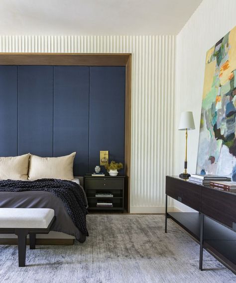 22 Ways to Decorate With Navy Blue in the Bedroom Navy Blue Room Decor, Navy Blue Room, Navy Blue Bedroom Ideas, Navy Blue Bedroom, Blue Room Decor, Blue Bedroom Ideas, Navy Bedrooms, Marie Flanigan, Navy Blue Bedrooms