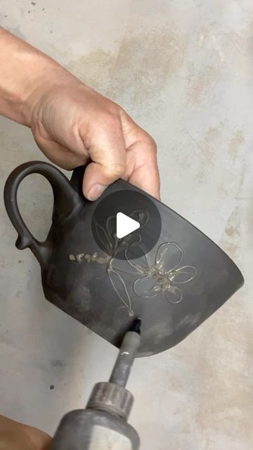 Kajsa Leijström on Instagram: "Part V about the (extra) large teacup: Is about decorating it with sliptrailing and brushwork. The outlines are trailed with a slip made from the same claybody as I use for throwing. The bright slip brushed on will turn green when glaze fired. A picture of a similar decoration is now on top of my feed if you’re curious about the finished look 😉 #keraleij_potteryvideo" Slip Piping Ceramics, How To Make Clay Slip, Slip Trailing Designs, How To Make Slip For Slip Trailing, Slip Casting Ceramics, Extra Large, Tea Cups, Turn Ons, Ceramics