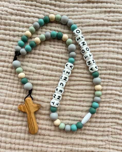 📞 Calling all Catholic godparents!! If you need the perfect gift for your godchild, look no further…. 😉 Customize a silicone baby rosary for the perfect baptism, Christmas, or birthday gift! 🎁 Give a gift that will inspire the faith. ✝️ Comment “LINK” to customize yours today. Christmas Rosary, Give A Gift, God Parents, Silicone Babies, Rosary, Birthday Gift, Birthday Gifts, Perfect Gift, Birthday