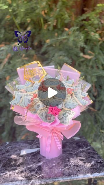 Money Flower Arrangement, How To Money Bouquet, Flowers Made Out Of Money, How To Make Money Bouquet Birthday, Bouquet Money Flower, Mini Money Bouquet, Pink Money Bouquet, Money Bouquet With Flowers, How To Make A Money Bouquet Tutorials