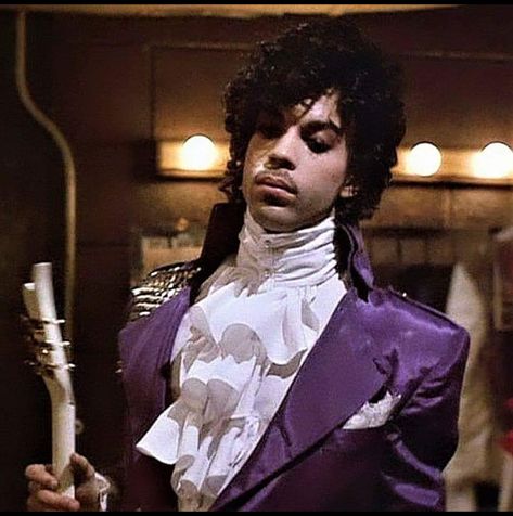 Princes Makeup, Princes Fashion, Prince Gifs, Prince And The Revolution, Prince Musician, Prince Images, Prince Tribute, The Artist Prince, Photos Of Prince