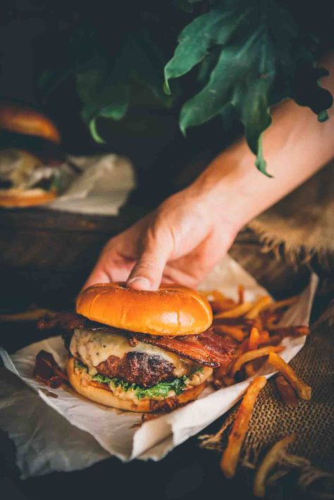 Deer Burger Recipes, Grilled Venison, Duck Fat Fries, Venison Burgers, Roasted Garlic Aioli, Butter Burgers, Burger Mix, Easy Burgers, Deer Recipes