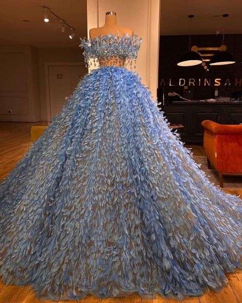 Valdrin Sahiti, Stile Kylie Jenner, Award Show Dresses, Pageant Gown, Fancy Gowns, Prom Girl Dresses, Award Show, Glamour Dress, Dream Wedding Ideas Dresses