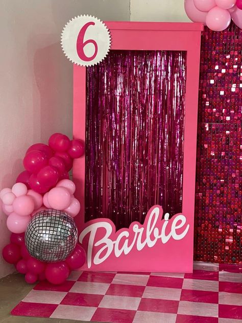 (1) Facebook Barbie Box Party Decoration, Barbie Themed Birthday Party Balloons, Barbie Decoration Birthday, Barbie Dream Together Party, Barbie Themed Christmas Party, Barbie Themed Party Decor, Barbie Birthday Theme Decoration, Barbie Theme Decor, Barbie Centerpieces Ideas Diy