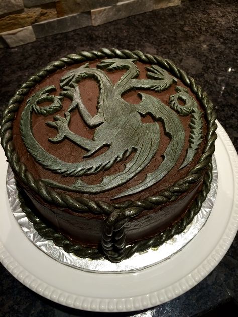 Jamie's Targaryen Dragon cake House Of Dragon Cake, Game Of Thrones Cake Ideas, D&d Cake, Dragon Cake Ideas, Game Of Thrones Birthday Cake, Gaming Cake, Birthday Cake Quotes, Alien Cake, Dragon Birthday Party