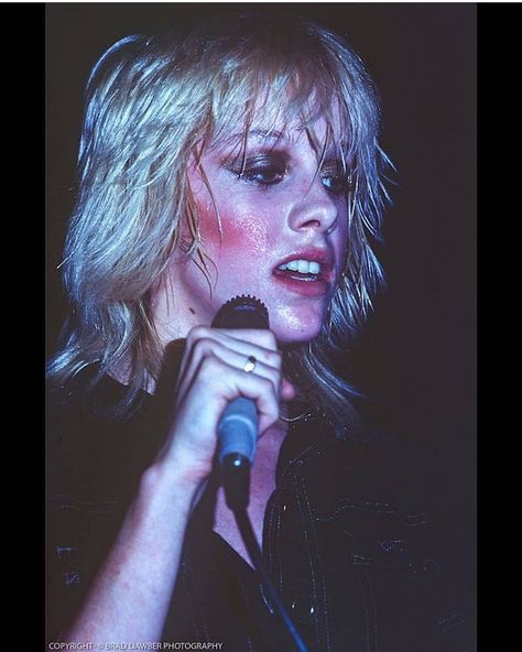 Marie Currie, Cherrie Currie, Hollywood Images, Cherie Currie, The Runaways, Unseen Images, Dead End, Female Musicians, Joan Jett