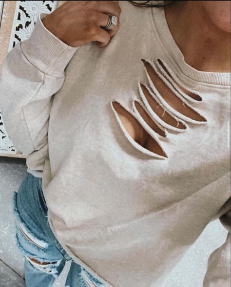 Cut Sleeves Off Tshirt, Ripped Sweatshirt, Cut Tshirt Diy, Clothes Upcycle, Cut Up Shirts, Ripped Sweater, Easy Diy Clothes, Distressed Sweatshirt, Cut Clothes