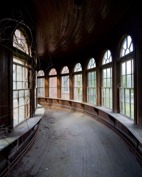 The Eerie Innards of America’s Abandoned Sanitariums | Taunton State Hospital in New Jersey Jeremy Harris | WIRED.com