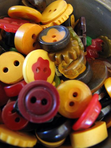 Buttons Aesthetic, Button Aesthetic, Bakelite Buttons, Nice Colors, Vintage Bakelite, Hungry Caterpillar, Antique Buttons, Button Art, Button Crafts