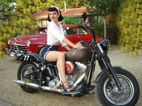 Pin Up Motorcycle, Harley Davidson Wallpaper, Estilo Pin Up, Rockabilly Girl, Cb 750, Hot Bikes, Ducati Monster, Biker Chick, Bikes Girl