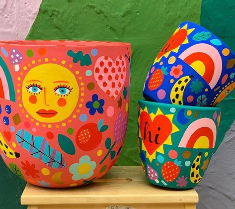 Large Pot Painting Ideas, Creative Plant Pots, Plant Pot Designs, Colorful Vibes, Art 101, Plant Pot Design, Plant Pot Diy, Painted Pots Diy, Painted Plant Pots