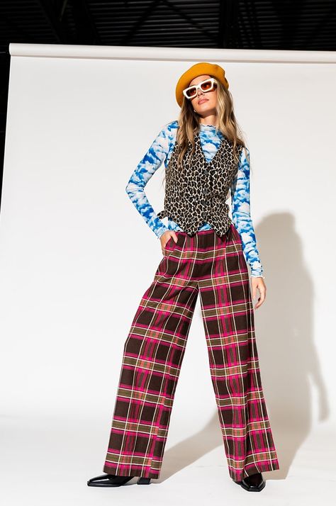 Lovers Lane Plaid Wide Leg Trousers in Pink Stripe Pants Outfit, Casual Office Attire, Lovers Lane, 2024 Design, Funky Outfits, Blazer Set, Green Outfit, Comfy Sweaters, Green Accents