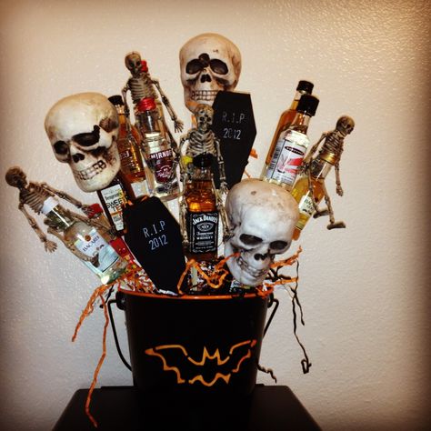 Halloween theme gift basket with mini bottles! Cost under 10$ to make plus alcohol!!!  Freddy got pretty creative! Gift Basket Ideas For Adults, Halloween Gift Basket Ideas, Halloween Gifts For Adults, Alcohol Gift Baskets, Halloween Prizes, Birthday Recipes, Birthday Themes For Adults, Diy Halloween Gifts, Halloween Care Packages