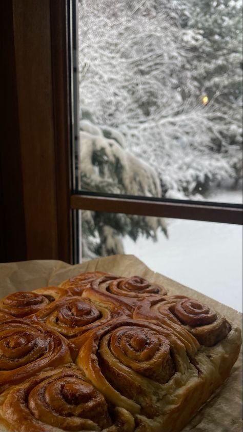 Christmas Baking Aesthetic Cozy, Eggnog Aesthetic, Winter Baking Aesthetic, Winter Baking, Christmas Dreaming, Winter Mood, Christmas Sweets, Christmas Breakfast, Warm Food