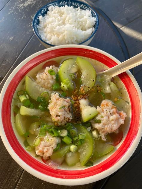 Vietnamese Opo Squash Soup, Vietnamese Squash Soup, Opo Squash Recipes Filipino, Opo Squash Soup, Opo Squash Recipes, Side Soup, Childhood Meals, Wonder Soup, Garden Squash