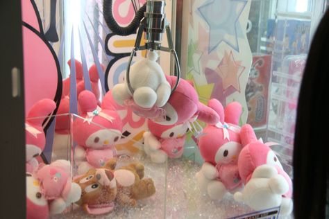 Wiki How to win at Crane Machine : ) Claw Machine Hacks, Vending Machine Hack, Claw Game, Crane Game, Crane Machine, Claw Machine, Yumeko Jabami, Everything Pink, Vending Machine