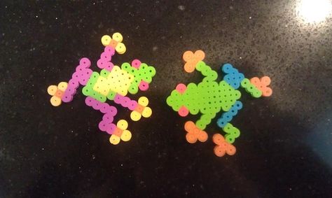 Lizard Perler Bead Patterns, Goblin Crafts, Frog Perler Bead Pattern, Frog Perler Beads, Aqua Beads Patterns Easy, Dit Gifts, Perler Earrings, Easy Perler Bead Patterns, Perler Creations