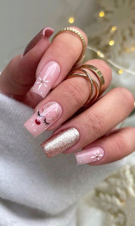 50+ Festive Holiday Nail Designs & Ideas : Girly Reindeer Nude Nails Christmas Snowflakes Nails, Ballet Nails, Unghie Nail Art, Manikur Kuku, Cute Christmas Nails, Gold Nail, Nagel Tips, Snowflake Nails, Her Nails