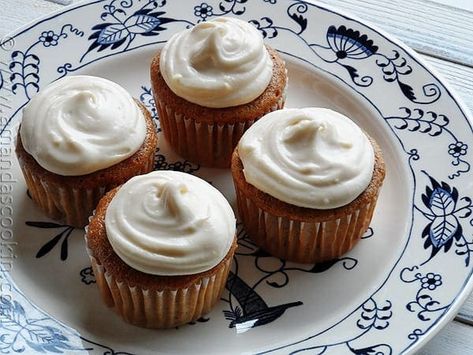 Time Saver Carrot Cupcakes Easy Carrot Cake Cupcakes, Easy Carrot Cake, Store Bought Cake, Carrot Cake Cupcakes, Carrot Cupcakes, Muffin Tin Recipes, Spice Cake Mix, Salty Cake, Cake Cupcakes