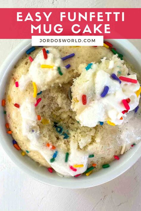 Get ready for the happiest, most fun mug cake you've ever met! You're just three easy ingredients away from the Funfetti Mug Cake. Protien Mug Cake, Funfetti Mug Cake, Protein Mug Cake, Mug Cake Healthy, Protein Mug Cakes, Milk Nutrition, Funfetti Cake Mix, Mug Cake Microwave, Fun Mug