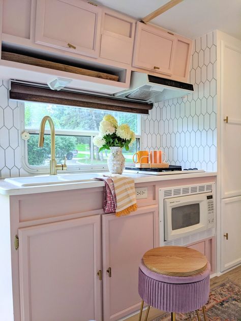 Girly Rv Interior, Canned Ham Camper Interior, Girly Camper Interior, Rv Painting Exterior, Girly Camper, Bus Homes, Rv House, Purple Palace, Small Travel Trailer