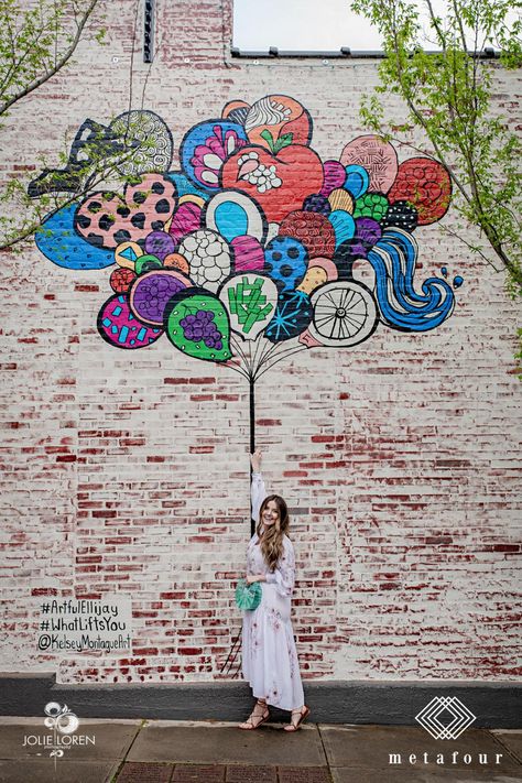 10 Unforgettable Murals: See Kelsey Montague's Bigger-Than-Life Artwork Throughout The US Kelsey Montague Art, Ig Wall Ideas, Selfie Walls Ideas, Instagram Walls Ideas, Murals On Buildings, Brick Wall Mural Painted, Exterior Murals Building, Mural School Wall, Building Murals Inspiration