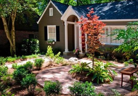 curb appeal ideas | Curb Appeal Dos and Don'ts: Ranch Landscaping Ideas, Diy Patio Ideas, Front Yard Patio, Diy Landscape, Porch Landscaping, Patio Pictures, Cheap Landscaping Ideas, Vibrant Landscape, Backyard House