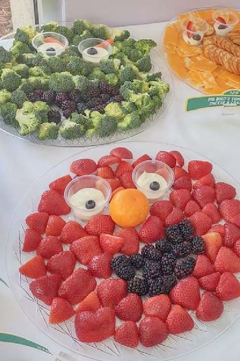 Don't miss this fun Cookie Monster birthday party! The party food is awesome! See more party ideas and share yours at CatchMyParty.com Fruit Party Theme, Nutella Muffin, Boy Baby Shower Food, Sesame Street Birthday Party, Sesame Street Party, Fruit Party, Party Food Platters, Sesame Street Birthday, Veggie Tray