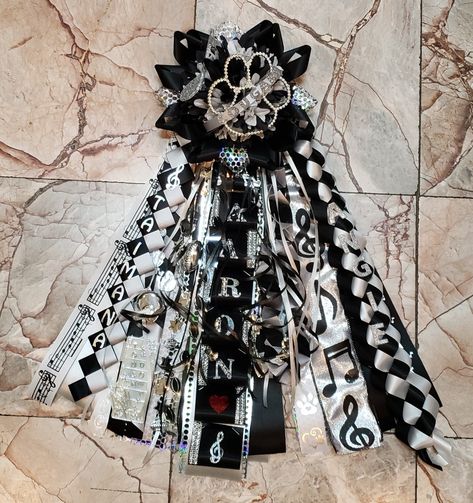 Clark high school San Antonio homecoming garter 2018 Guys Garter Homecoming, Wrestling Homecoming Mum, Making Homecoming Garters, Mum Garters For Guys, Military Braid Homecoming Mums, Homecoming Garter, Homecoming Mums Diy, Ribbon Crafts Diy, Homecoming Mums