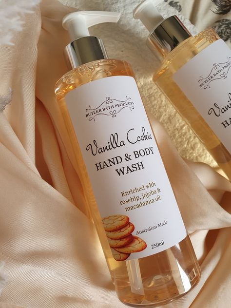 Smell Good Body Wash, Selfcare Products, Fragrance Lab, Fragrances Perfume Woman, Cosmetic Packaging Design, Body Hygiene, Perfume Collection Fragrance, Bath And Body Works Perfume, Shower Skin Care