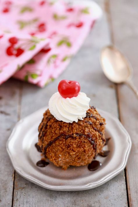 Fried Ice Cream Recipe, How To Make Macaroons, Sundae Dessert, Bigger Bolder Baking, Fried Ice Cream, Snack Treat, Porto Rico, Chocolate Bomb, Ice Cream Recipe