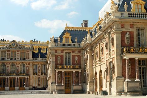 Versailles Exterior, Palace Exterior, Versallie Palace, Versailles Palace Gardens, France Palace Of Versailles, Inside Versailles Palace, Medieval Aesthetics, Versaille Palace Hall Of Mirrors, Antique Architecture