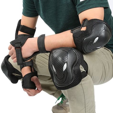 Roller Blading, Riding Scooter, Robin Comics, Protection Gear, Safety Gear, Elbow Pads, Wrist Support, Roller Skate, Knee Pads