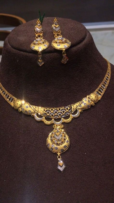 Gold Set Latest Design, Gold Sets Jewelry Dubai Design, Latest Golden Necklace Design, Womens Necklaces Gold Jewelry, Real Gold Sets Jewelry Indian Design, Latest Necklace Designs Gold Indian, Turkey Gold Necklace Design, Beautiful Gold Necklaces Unique, Gold Jewelry Fashion Unique Necklace