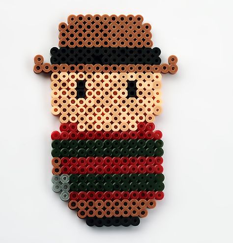 Freddie Kruger, Perler Beads Pattern, Arte Nerd, Graph Patterns, Bead Creations, Melty Bead Patterns, Pixel Beads, Pearl Beads Pattern, Easy Perler Beads Ideas