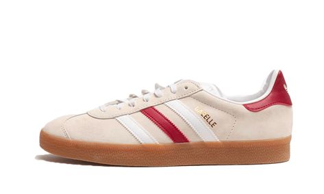 Intemporelle du catalogue Adidas, la Gazelle est de retour dans une version des plus sobre.
Héritage des années 60, cette silhouette emblématique de la marque allemande est habillée d'une tige en nubuck beige et d'empiècements en cuir synthétique ton sur ton. La Adidas Gazelle Collegiate Green est également accompagnée des trois bandes en cuir rouge et blanc caractéristiques sur le panneau latéral et de sa semelle en gomme qui fait son charme.
Classique et iconique, la Gazelle n'a pas fini de sé 70s Converse, Nike X Travis Scott, Converse Run, Adidas Originals Gazelle, Converse Run Star, Jordan 2, Nike Dunk High, Nike Shox, Air Jordan 3